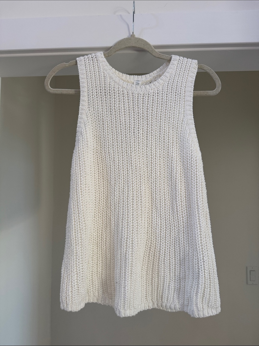 Old Navy Cream Knit Sleeveless Tank
